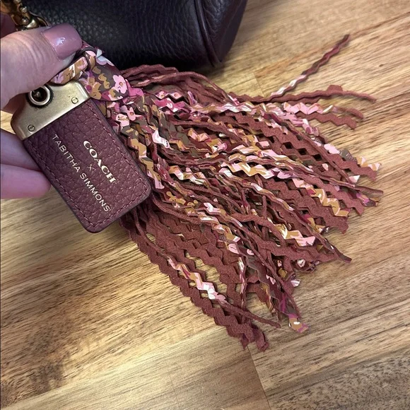 Elegant Pink and Brown Crossbody Bag - Picture 5 of 9